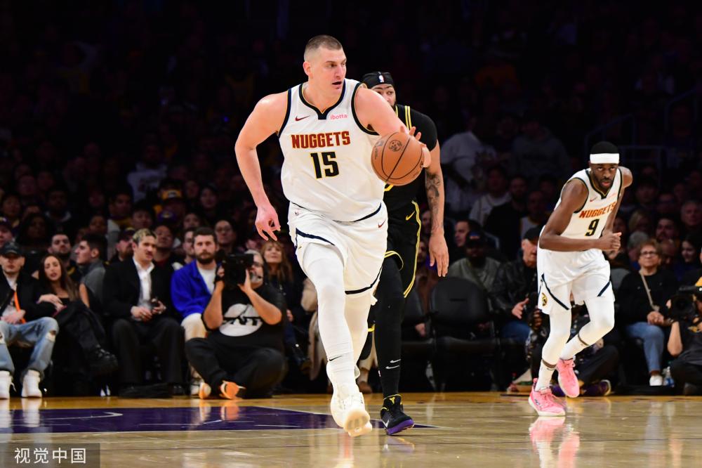 隆重登场 隆重登场