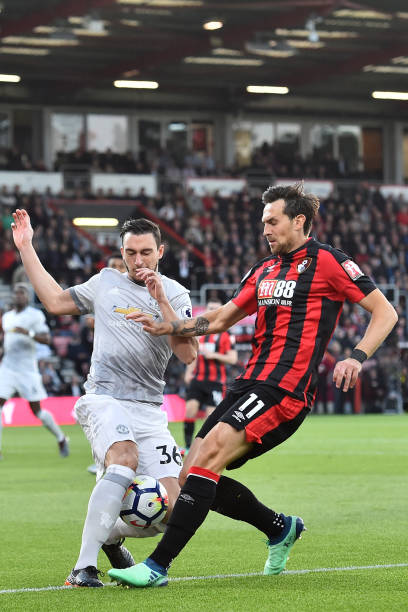 写足坛的新 写足坛的新